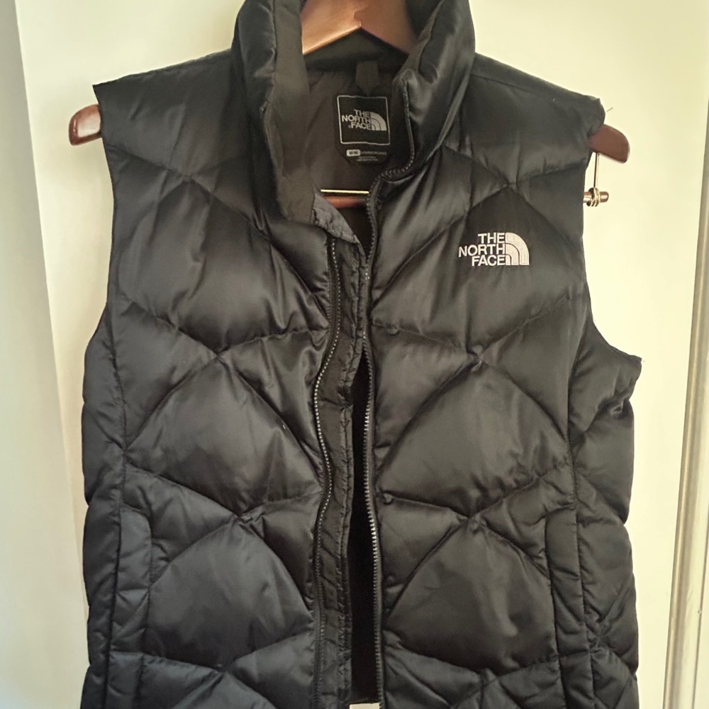 The North face 550 women's black puffer vest